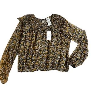 🆕 Sadie & Sage Ditzy Floral Smocked Blouse